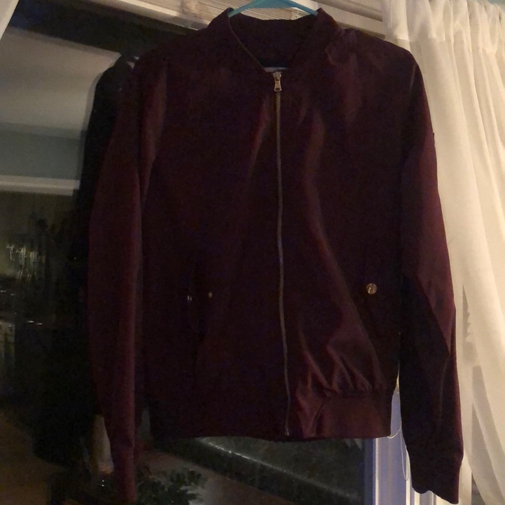 Cute maroon jacket - Picture 3 of 3